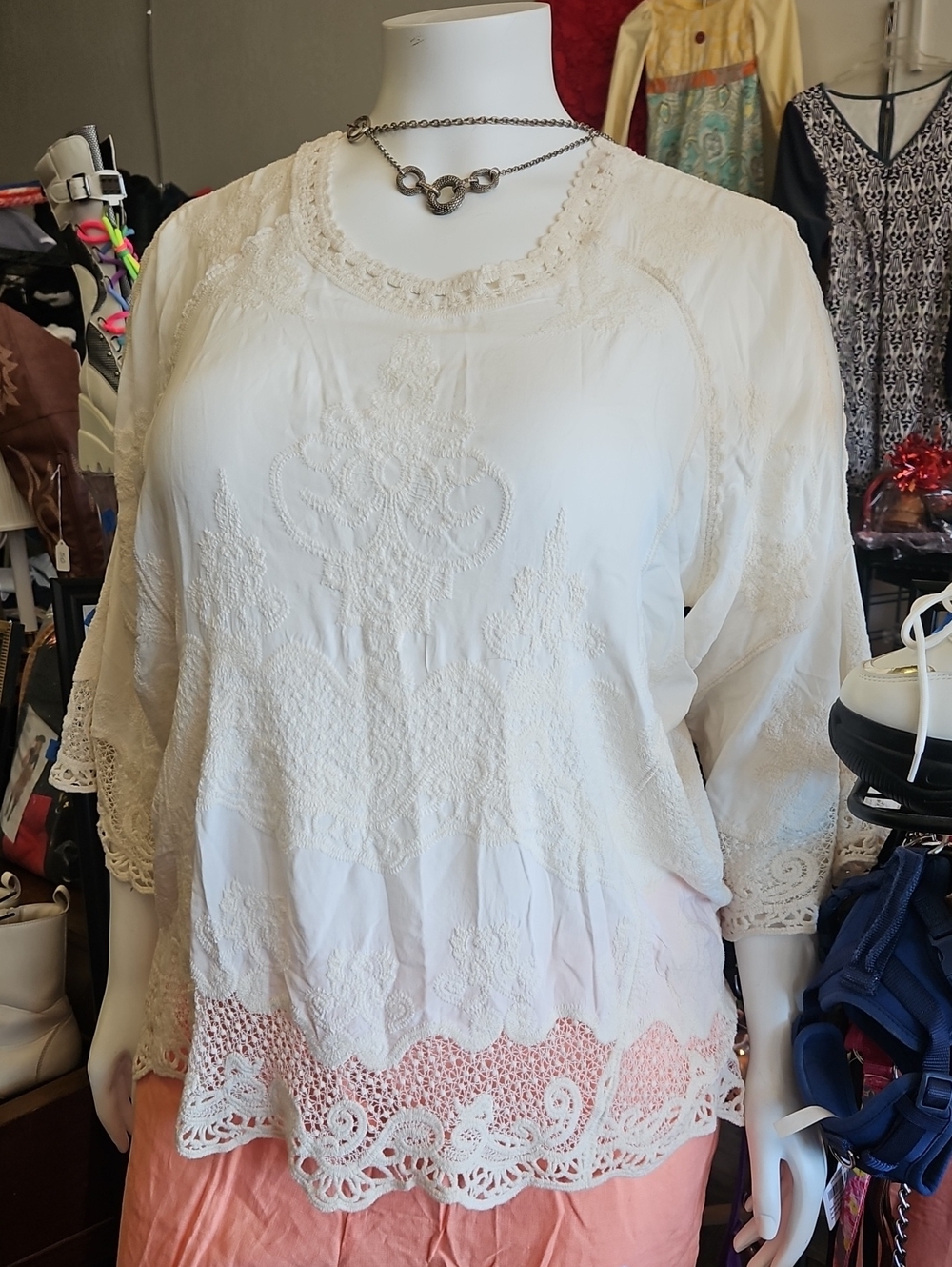 Solitaire White Lace-Embroidered Women's Blouse